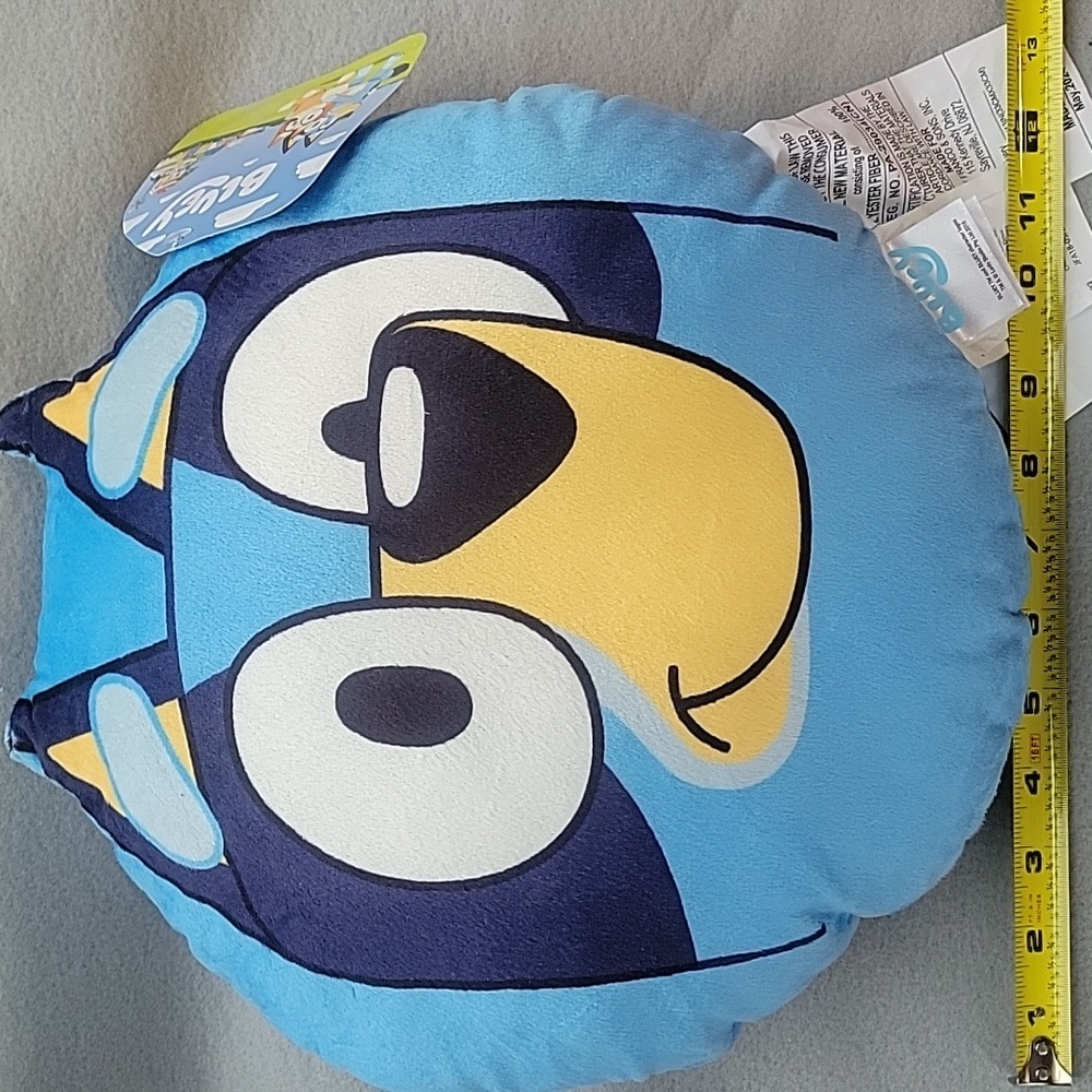 NWT SMALL ROUND BLUEY PILLOW